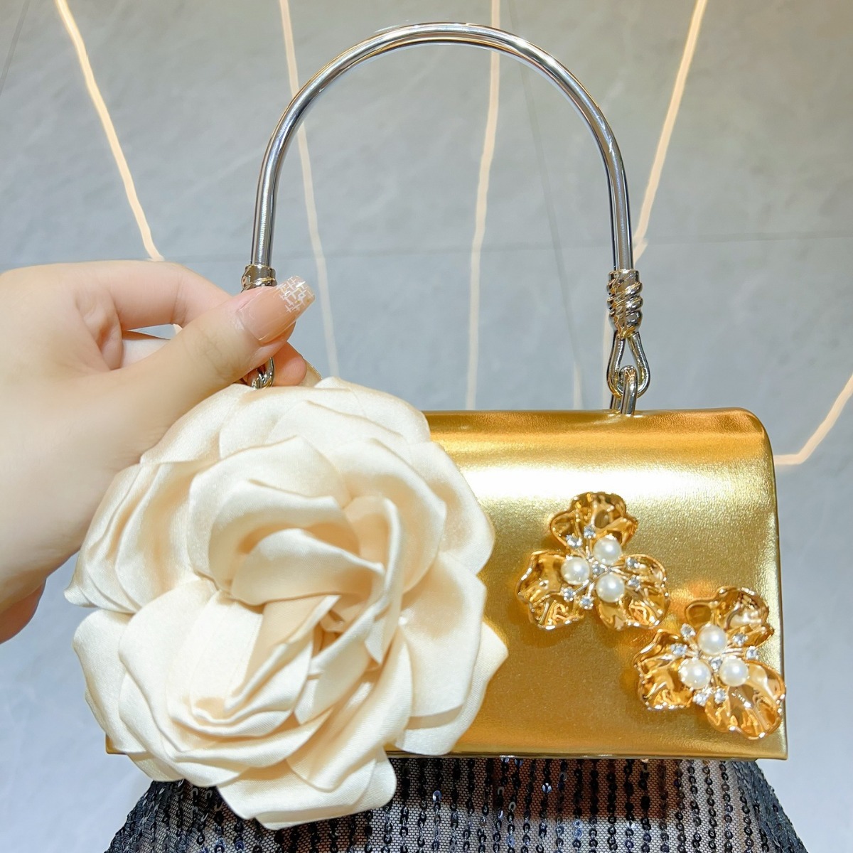 Luxury Bags Gold - Luxe Gouden 3D Bloem Clutch Bag